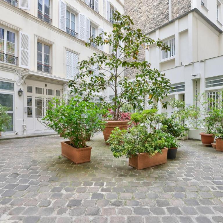Chic Retreat, Central Marais - Apartment - 16