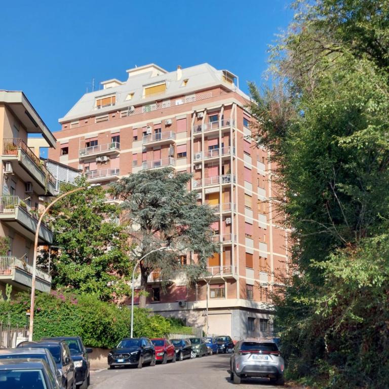3 Passi Da Metro Marconi- 8 min Colosseo- 2 Bagni - Appartamento con 2 Camere da Letto - 34