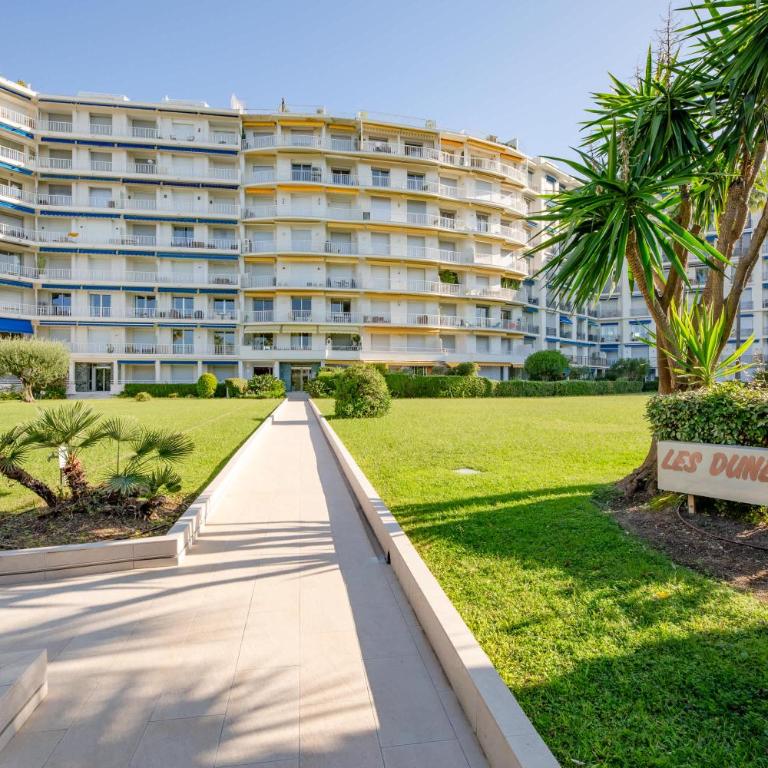 2 bedroom with terrace and garden view 2 min from beach - Appartement - 13