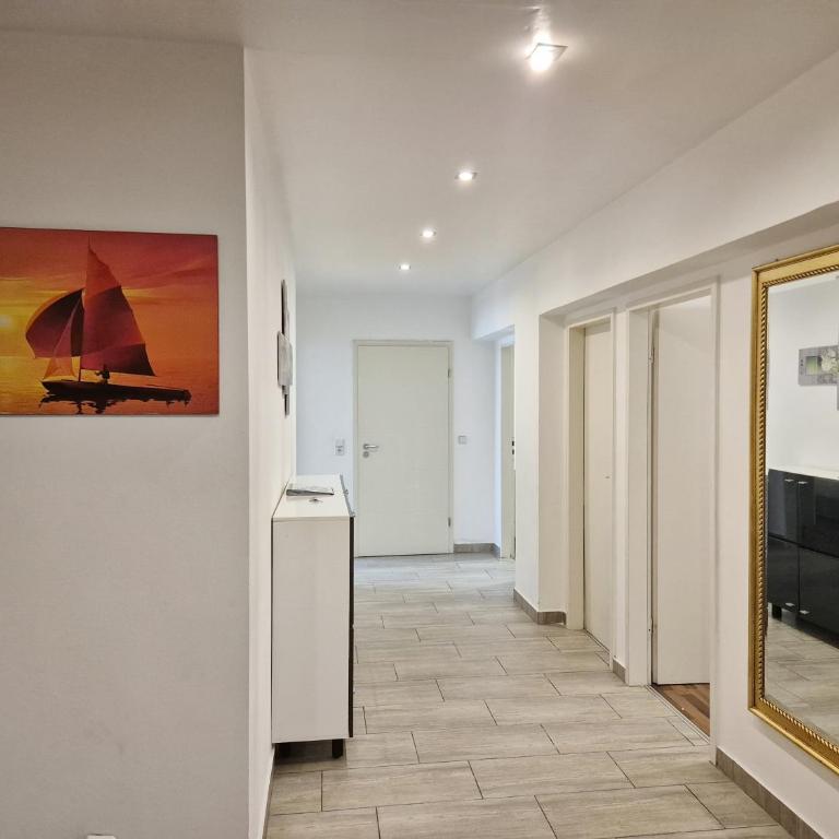 New City Center Stays 1 - Three-Bedroom Apartment - 10