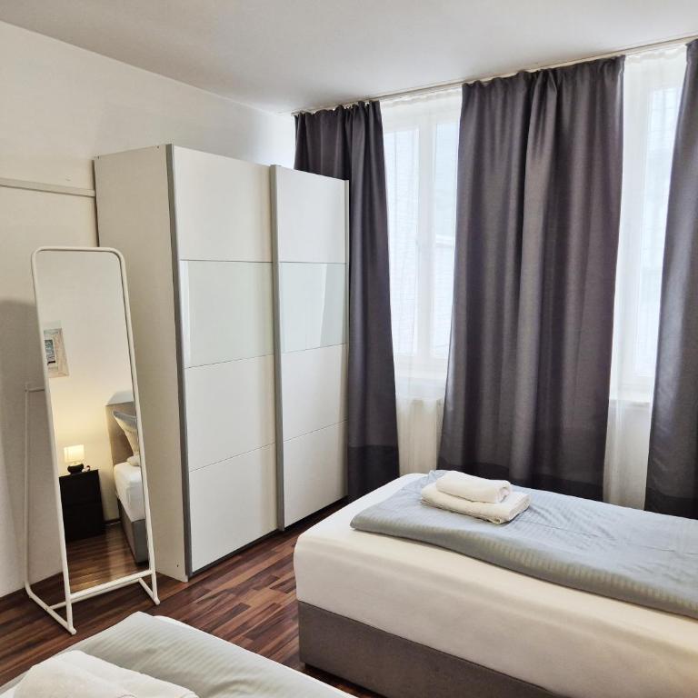 New City Center Stays 1 - Three-Bedroom Apartment - 13