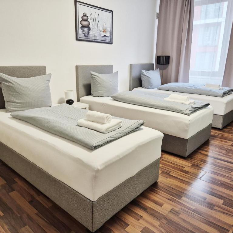 New City Center Stays 1 - Three-Bedroom Apartment - 18