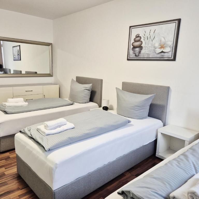New City Center Stays 1 - Three-Bedroom Apartment - 22
