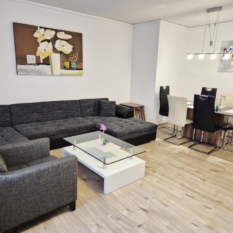 New City Center Stays 1 - Three-Bedroom Apartment - 23