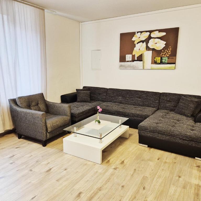 New City Center Stays 1 - Three-Bedroom Apartment - 1