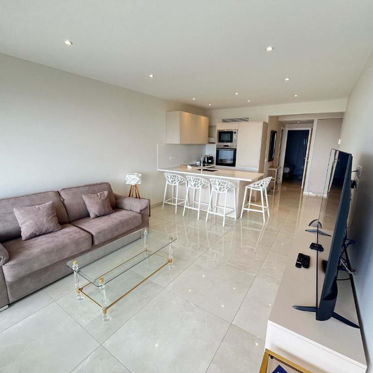 A085-Splendide appartement refait neuf avec vue mer - Appartement - 5