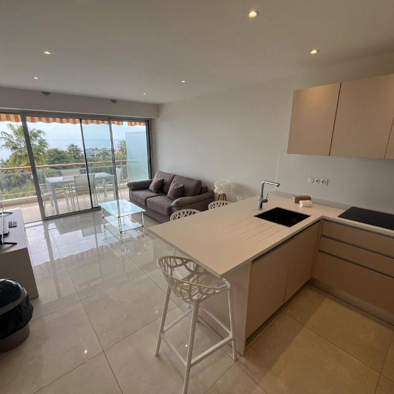 A085-Splendide appartement refait neuf avec vue mer - Appartement - 7