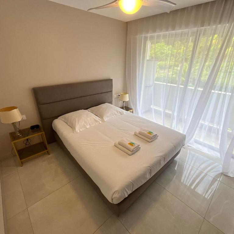 A085-Splendide appartement refait neuf avec vue mer - Appartement - 13