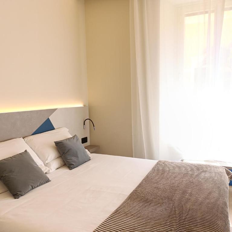 HoneyComb GuestHouse - Deluxe Double Room - 8