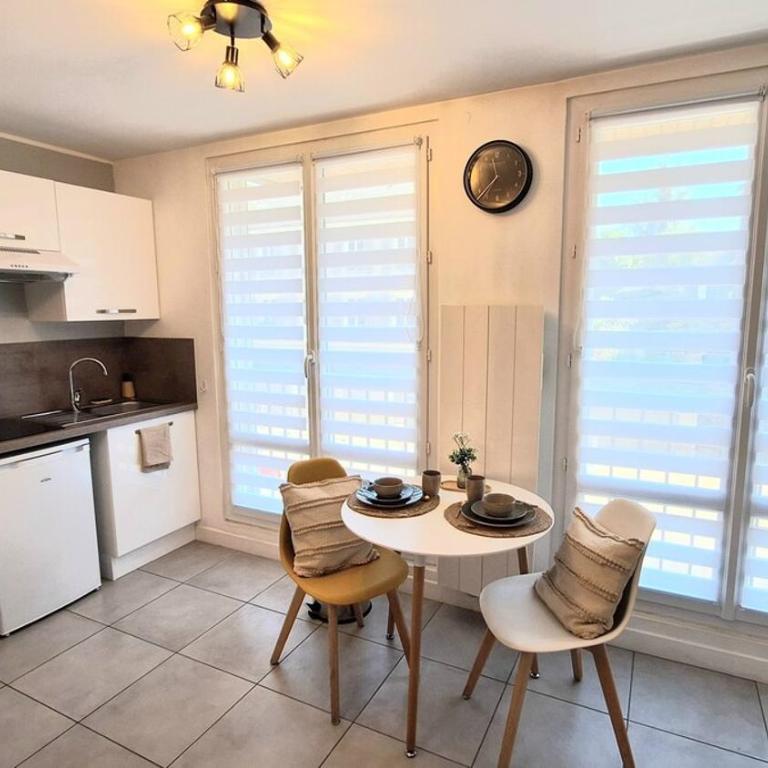 Studio Cosy et Élégant avec place privée - Apartment - 2