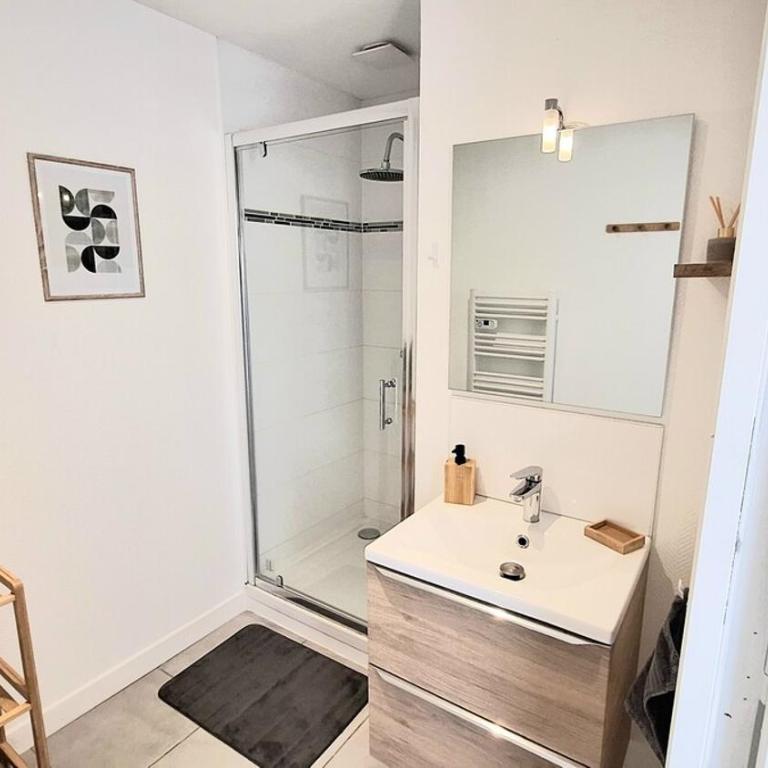 Studio Cosy et Élégant avec place privée - Apartment - 10