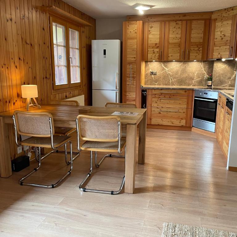 Grand appartement calme avec vue, balcon et parking couvert - One-Bedroom Apartment - 10