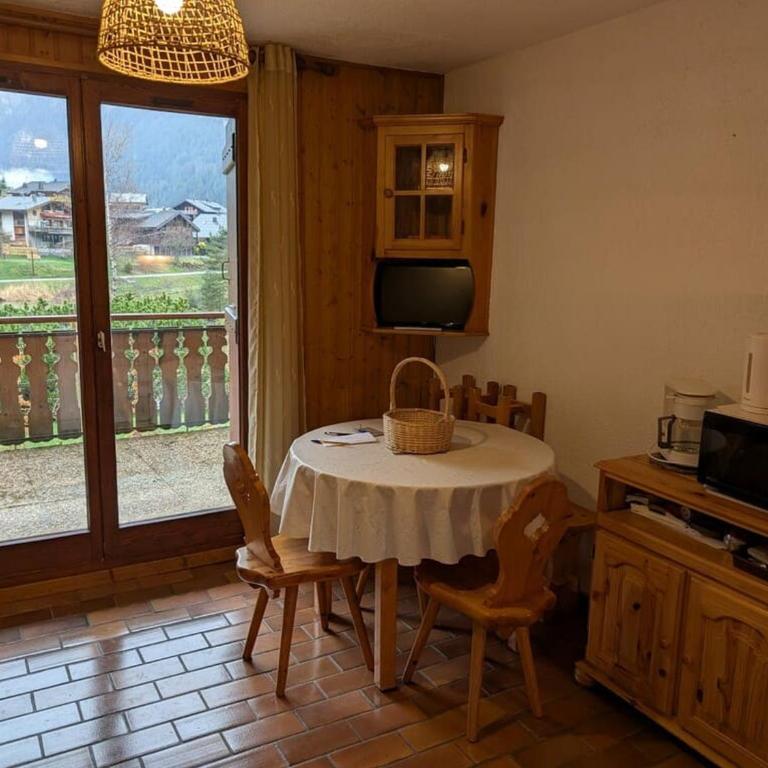Appartement 2 pièces, capacité 5 pers, animaux admis, terrasse, parking - FR-1-676-211 - Apartment - 1