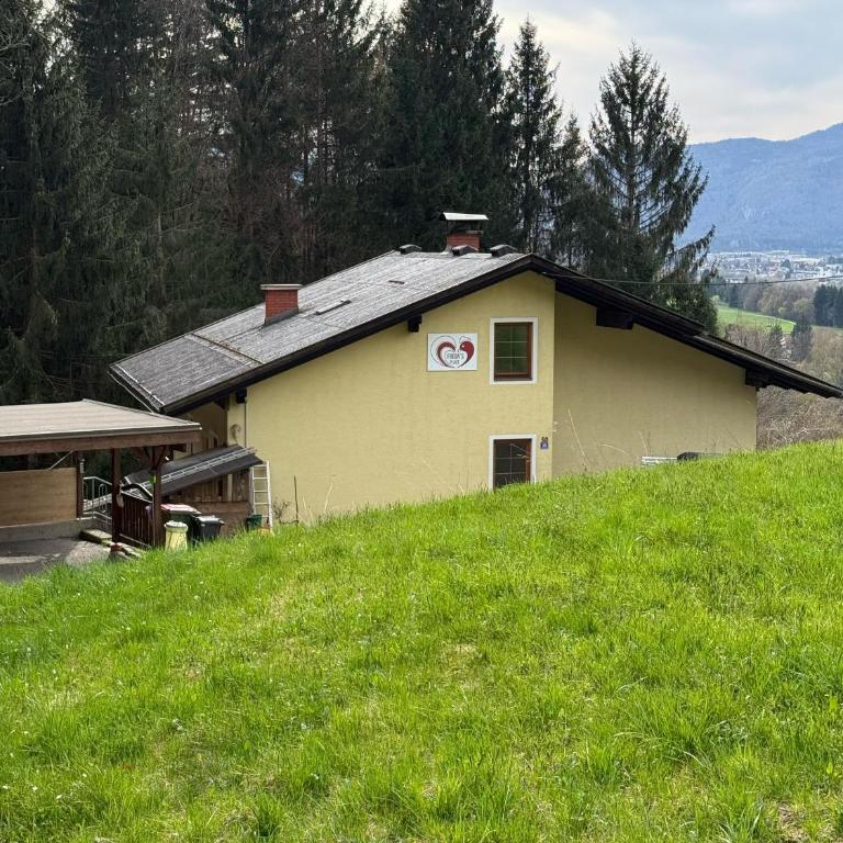 Fridas Place - DER Blick über ganz Villach - 160 m2 Ferienoase - ganzes Haus bis zu 8 Personen - Haus mit 3 Schlafzimmern - 67