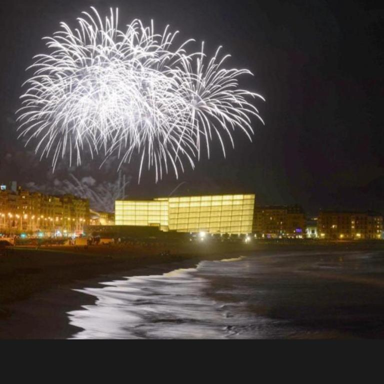 GROS ZURRIOLA BEACH WIFI TERRACE PARKING 20E night - Apartamento de 3 dormitorios - 14