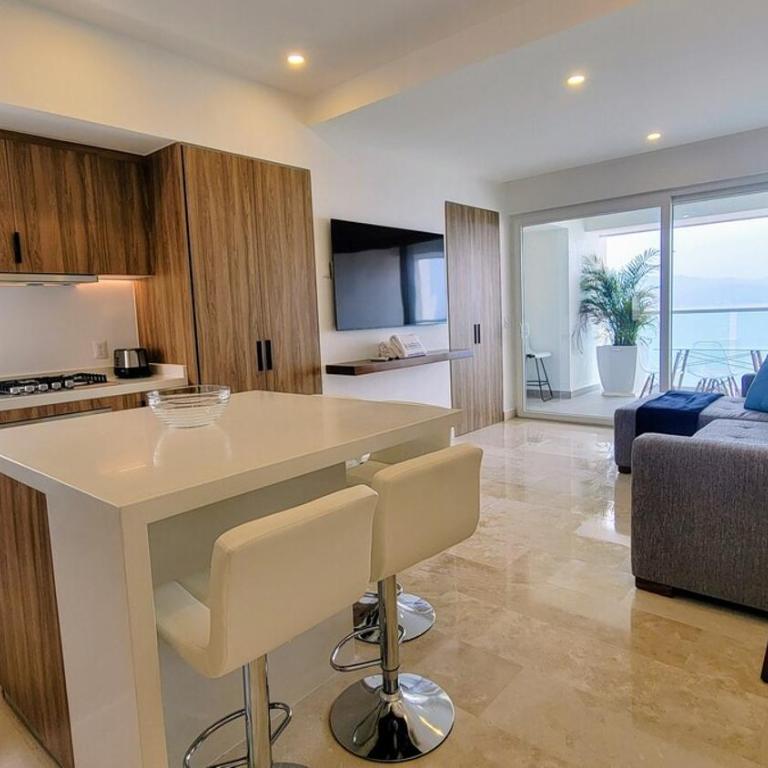 Amazing Beachfront 1BR/2Bath including Breakfast - One-Bedroom Apartment - 13