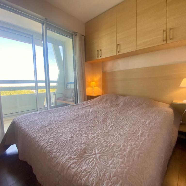 LA GRANDE MOTTE – T2 VUE MER ET PINÈDE – 4 PERSONNES – PARKING PRIVATIF - One-Bedroom Apartment with View - 4