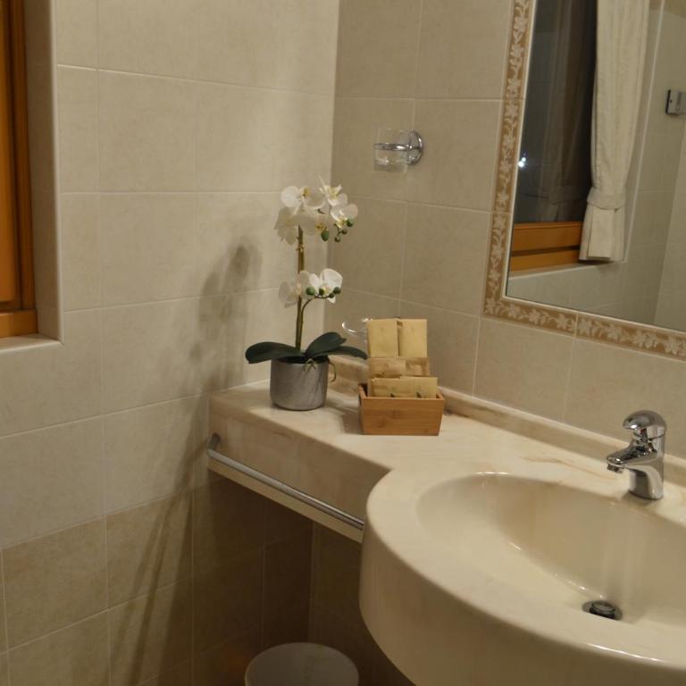 Hotel Garnì Sant'Antonio con Spa - Camera Matrimoniale/Doppia con Letti Singoli con Balcone - 4