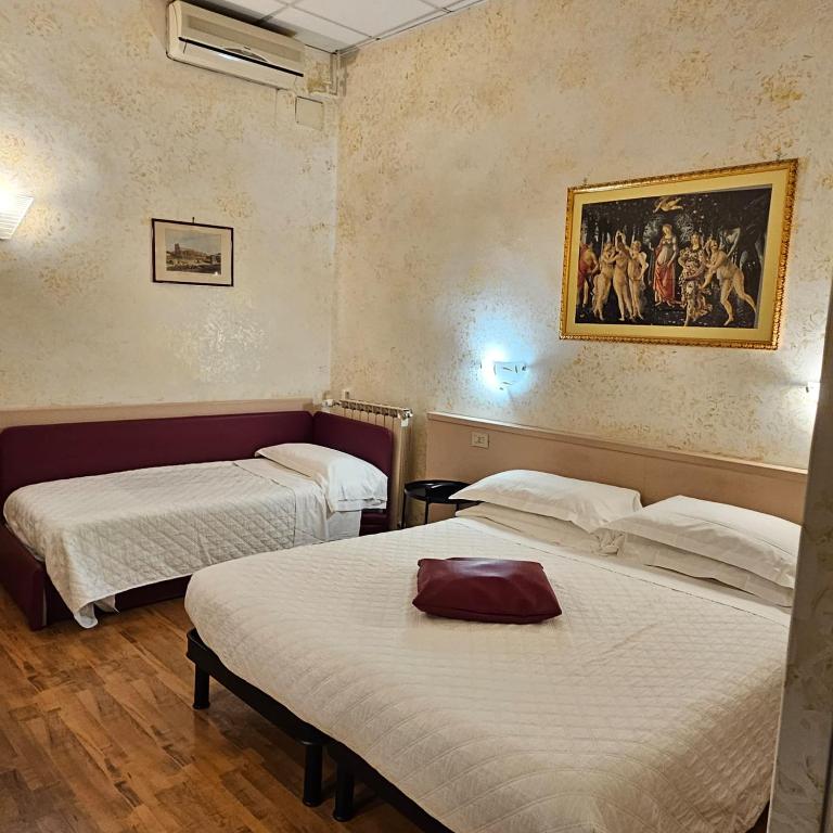 Hotel Julia Trevi - Spagna - Camera Tripla Superior - 2