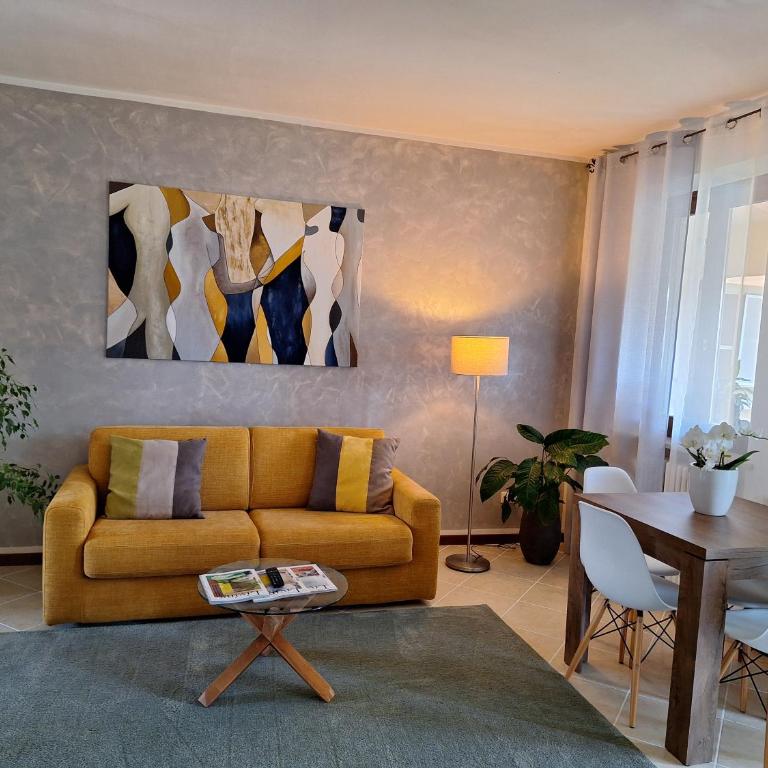 Corte Cavour - Appartamento con 2 Camere da Letto - 1
