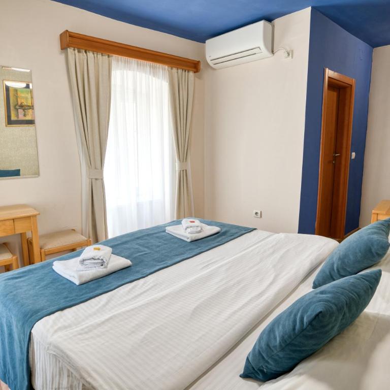 Hotel Rendez Vous - Dvokrevetna Soba sa Bračnim Krevetom - 11