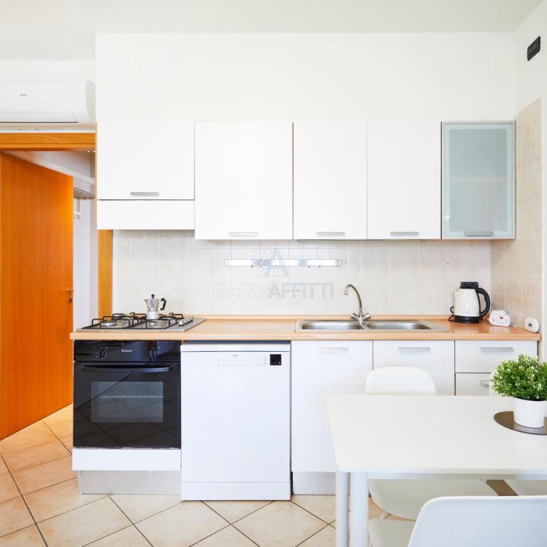 Topazio Apartment - Vista piscina a 150m dal Lago - Appartamento con 1 Camera da Letto - 13