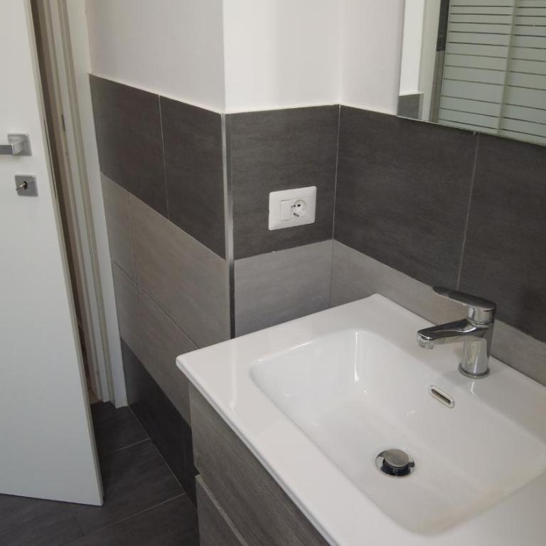 B&B Università - Camera Familiare con Bagno Privato - 5