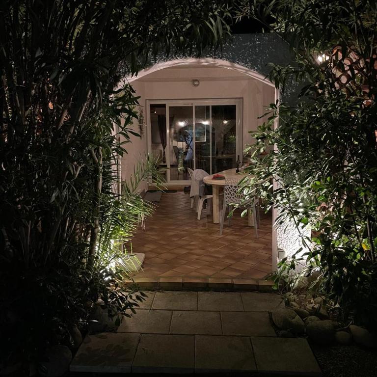 Belle villa classée 4 étoiles proche plage avec jardin - Maison de Vacances - 5