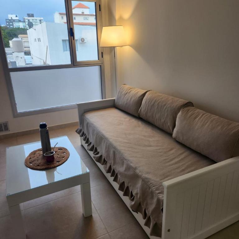 Amplio y luminoso departamento con balcón y parrilla en inmejorable ubicación - Apartamento de 1 dormitorio - 11