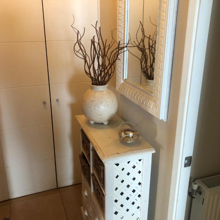 Precioso depto vista al mar frente a Playa Lilenes - Two-Bedroom Apartment - 4
