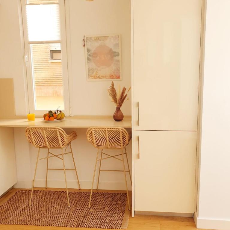 Apartment with private Terrace, Kingsize Bed, Highspeed-Wifi & AC - Apartamento de 1 dormitorio - 13