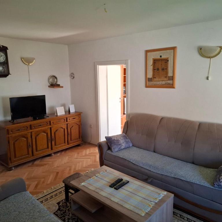 Apartman Mickey - Standardna Dvokrevetna Soba sa Bračnim Krevetom - 4