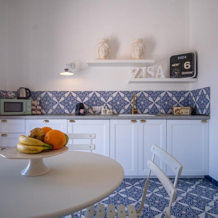 Zisa Top Romantic Terrace & Private outdoor Jacuzzi - Two-Bedroom Apartment - 15