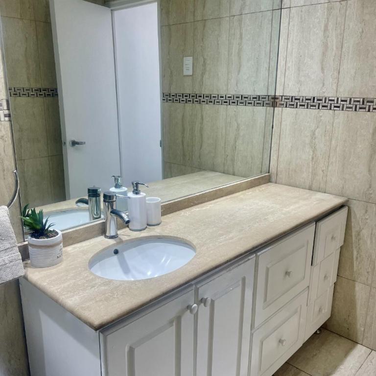 Casa Mall Alto las Condes I Calefacción I Piscina I estacionamiento privado I agua Filtrada - Casa de 4 dormitorios - 24