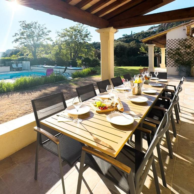Exclusive Authentic Riviera Villa - Private Pool, Pétanque Court, Panoramic Mediterranean Sea & Estérel Mountain Views - Villa mit privatem Pool - 20