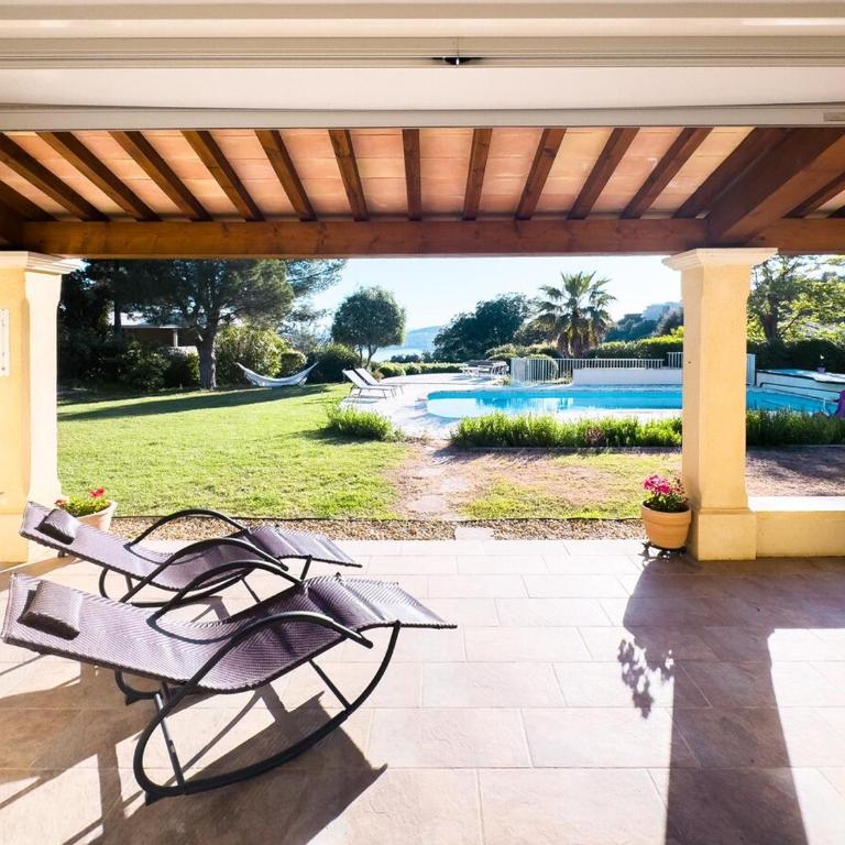 Exclusive Authentic Riviera Villa - Private Pool, Pétanque Court, Panoramic Mediterranean Sea & Estérel Mountain Views - Villa mit privatem Pool - 48