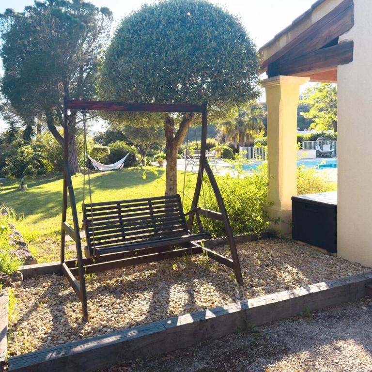 Exclusive Authentic Riviera Villa - Private Pool, Pétanque Court, Panoramic Mediterranean Sea & Estérel Mountain Views - Villa mit privatem Pool - 95