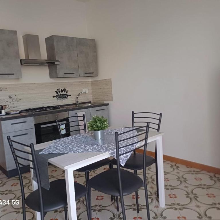 PompeiStop - Two-Bedroom Apartment with Balcony - 5