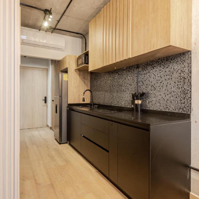 Stylish Private Room City Views & Prime Location - One-Bedroom Apartment - 39