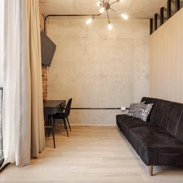 Stylish Private Room City Views & Prime Location - One-Bedroom Apartment - 3