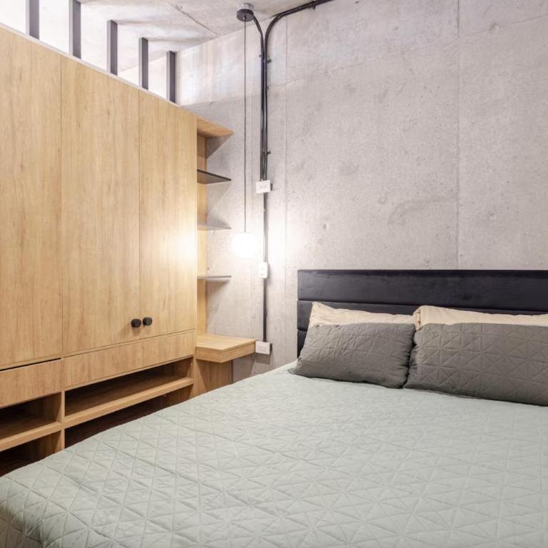 Stylish Private Room City Views & Prime Location - One-Bedroom Apartment - 1