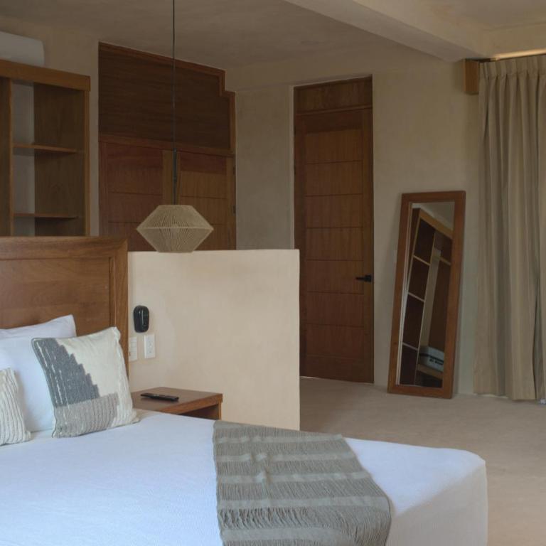 Joanza by ÓOL Hotels - Habitación Deluxe con cama extragrande - 12