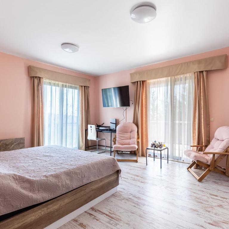 Sunny Peach Villa - Two-Bedroom Apartment - 23