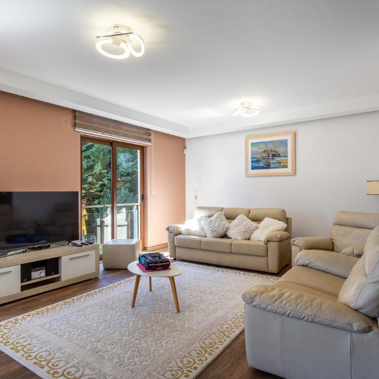 Sunny Peach Villa - Two-Bedroom Apartment - 28