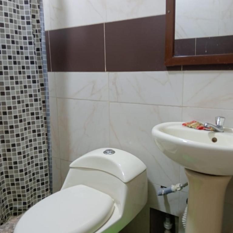 Hospedaje Miramar - Habitación Doble con baño privado - 2