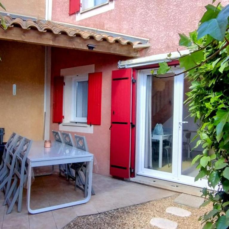 Maison cosy au bord du canal, piscine et parking - Ferienhaus - 11