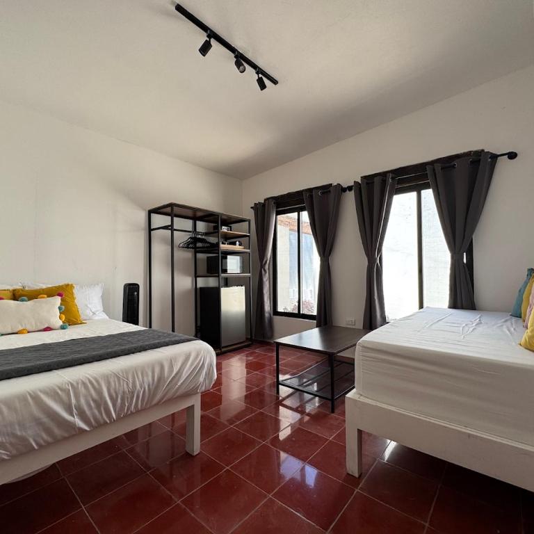 The Boat House Suites - Family Room with Private Bathroom - 3