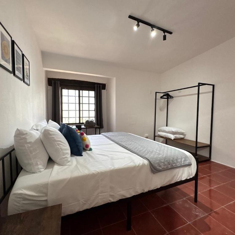 The Boat House Suites - Family Room with Private Bathroom - 4