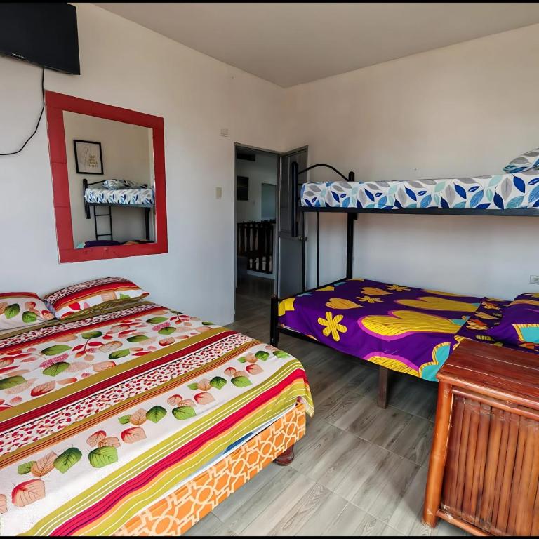 Diversión Frente a la playa, cerca del centro y con Amigos "Hotel California" - Habitación Familiar - 15