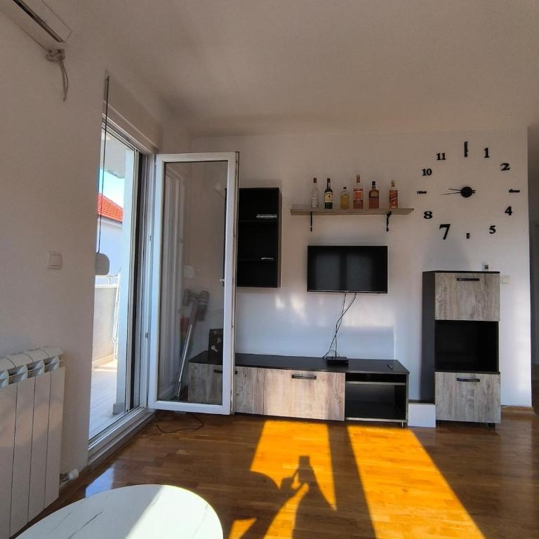 Apartment for a day, Zemun, Altina, two rooms - One-Bedroom Apartment - 18